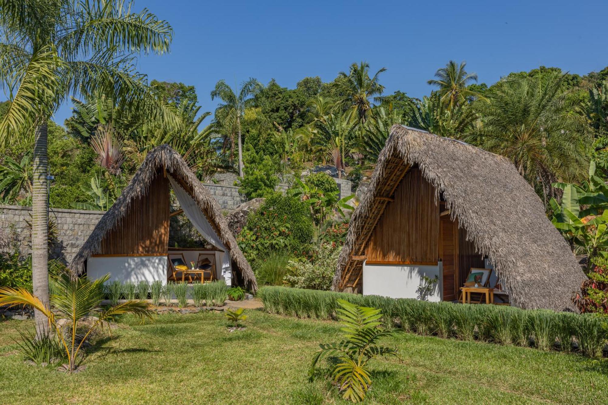 Komba Cabana クンバ島 エクステリア 写真