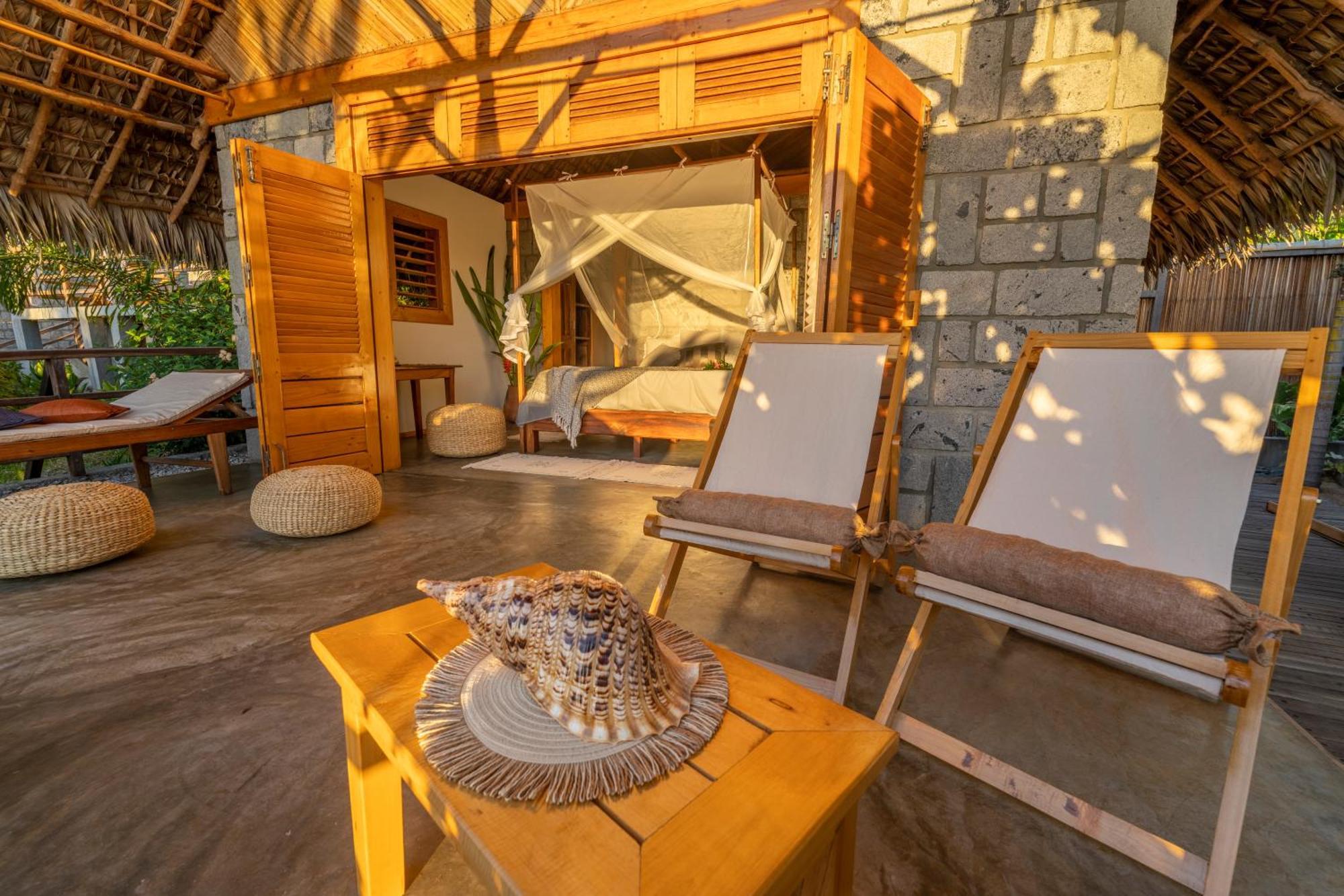 Komba Cabana クンバ島 エクステリア 写真