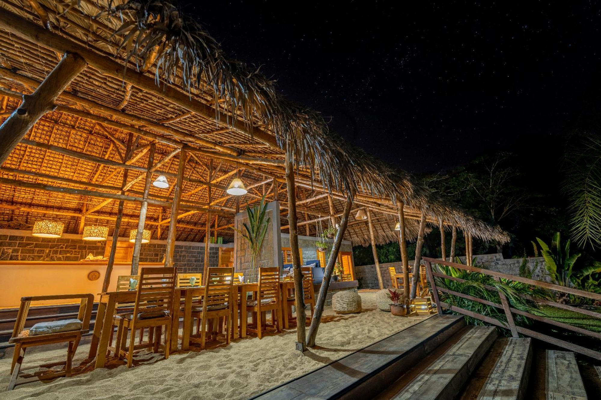 Komba Cabana クンバ島 エクステリア 写真